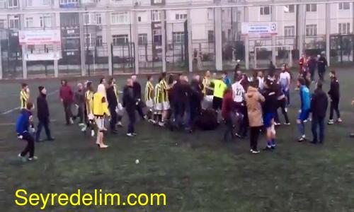 Amatör maç sonrası futbolcuların tekme tokat kavgası kamerada