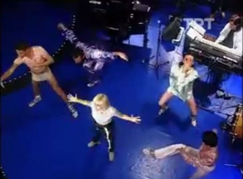 Yonca Evcimik-I'm Hot For You 