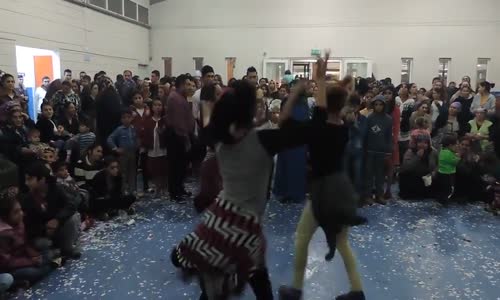 Roman Havasının Hakkını Veren Genç Kızlar