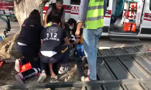 Bacağına demir tabela düşen işçi yaralandı 