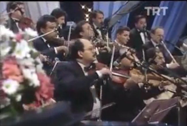 Zekai Tunca-Yok Başka Yerin Lütfu Ne Yazdan Ne De Kıştan 