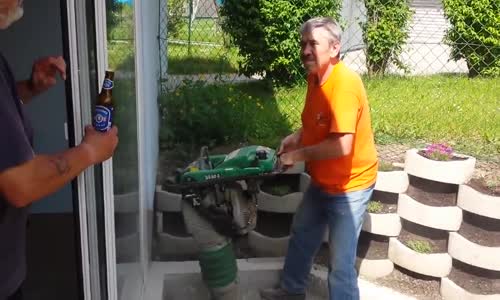 Matkap Kullanırken Bira İçmeye Çalışan Amca