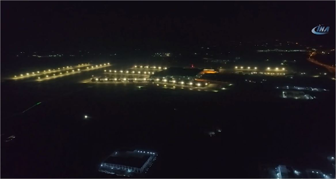Pilotlar 3. Havalimanını Gece Böyle Görecek