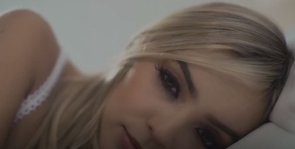 Zion & Lennox  Tuyo y Mio  Letra Oficial