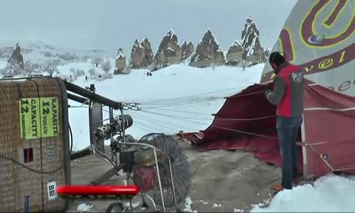Karlar Altında Kapadokya’da Balon Turu