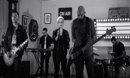 Normal Değil - Kapat Gözlerini