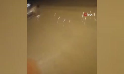 Motosiklet sürücüsünün tehlikeli gösterisi yarım kaldı 