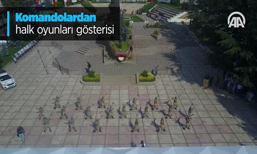 Komandolardan Halk Oyunları Gösterisi