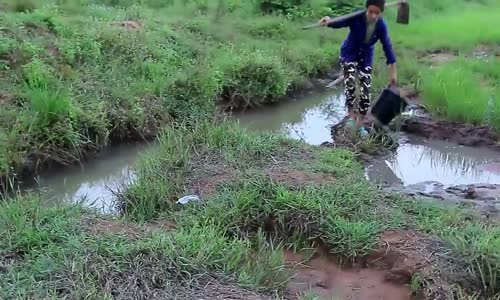 Kamboçyalı Güzel Kızdan İnanılmaz Balık Avı - Geleneksel Balıkçılık - HD