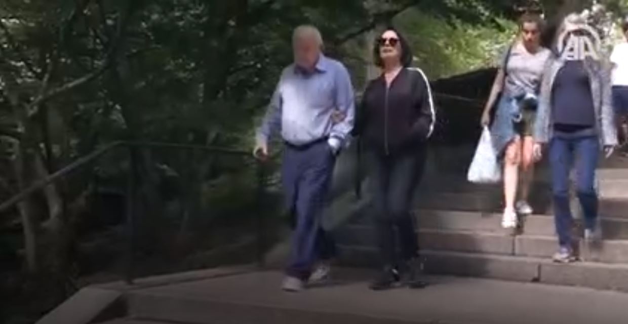 Hülya Koçyiğit Central Park'ta Yürüdü