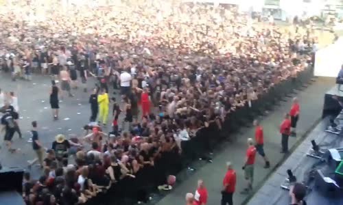 Lise Kavgalarını Andıran Rock Konseri