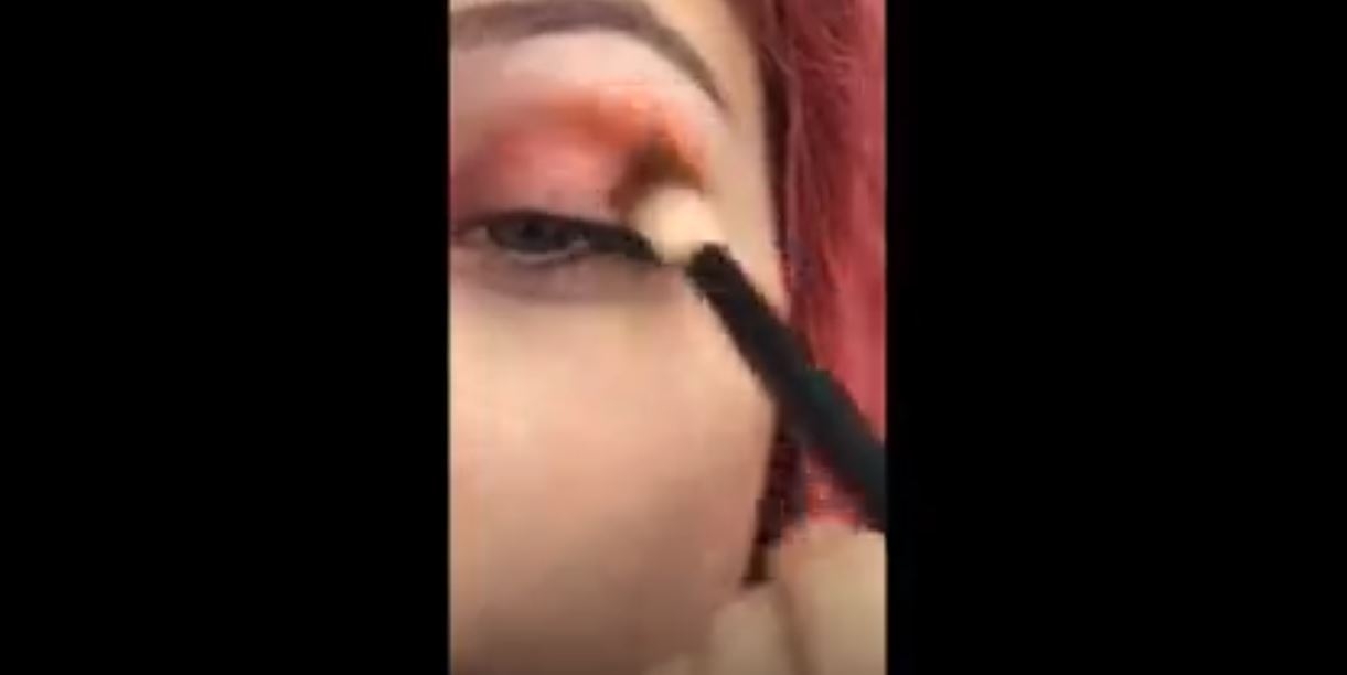 Kızıl Tonlarda Göz Makyajı 