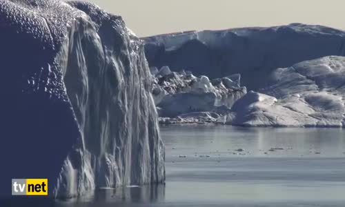 Devasa Buz Dağının İnanılmaz Parçalanma Anı