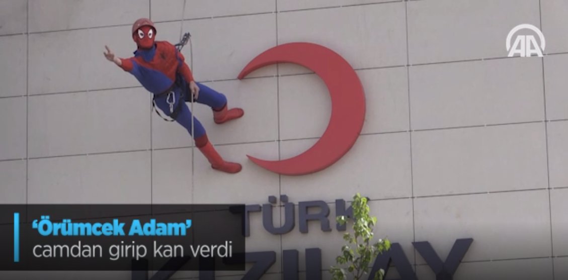 'Örümcek Adam' Camdan Girip Kan Verdi