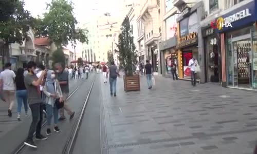 İstiklal Caddesi'nde pes dedirten görüntüler 