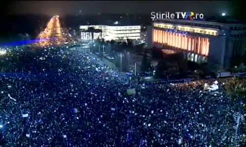 500 Bin Kişinin Aynı Anda Telefon Işıklarını Açması