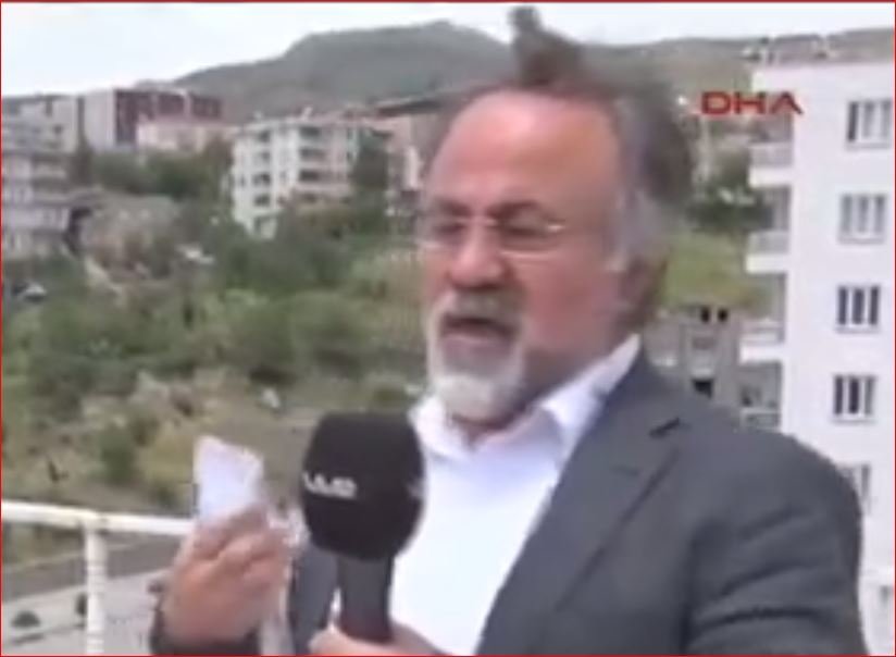 Canlı Yayında Kafasına Kuş Konan Muhabir