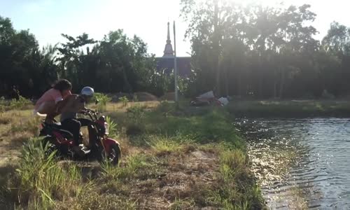 Nehire Balıklama Atlamak (Cambazlık İçerir)