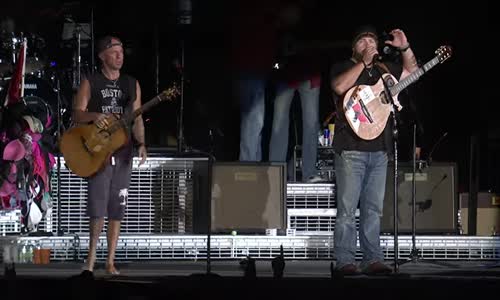 Kenny Chesney Zac Brown Band Guest On Live İn No Shoes Nation