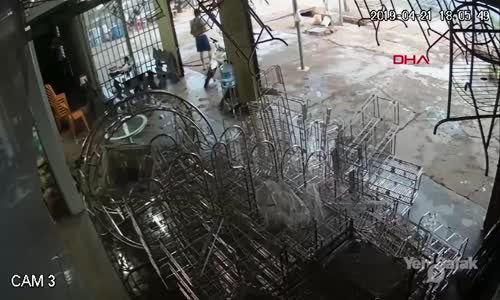 Hızlı Davranan Adam Kazadan Böyle Kurtuldu