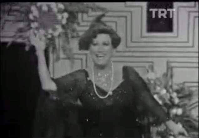 Müzeyyen Senar-Ufacıksın Tefeciksin 