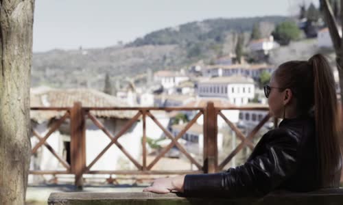 Simge Erçakmak - Kırıldım Yüreğimden