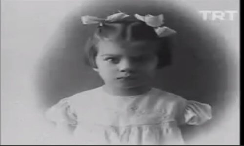 Esin Afşar'ın Çocukluk Yılları izle