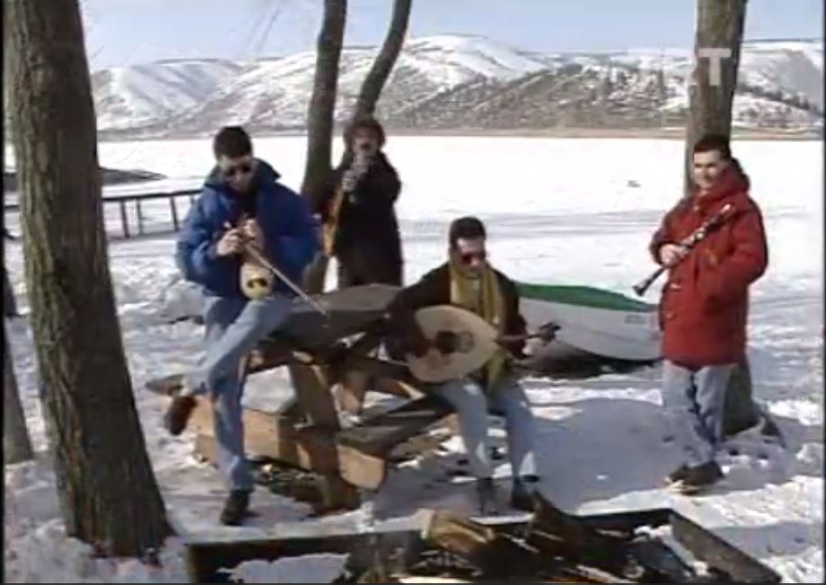 Yeni Türkü-Aşk Yeniden İzle