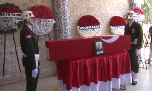 Şehit uzman onbaşı son yolculuğuna uğurlanıyor 