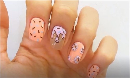  Donut Nail Art - Donut Tırnak Süslemesi 
