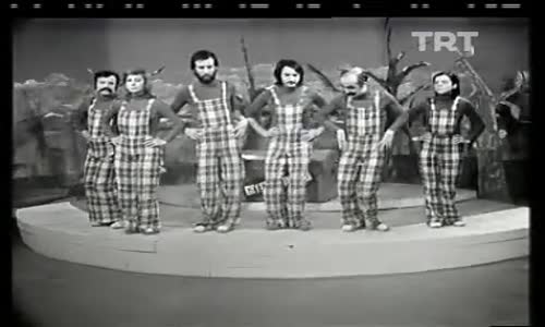 Giysi Sandığı 3.Bölüm İzle