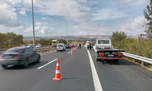 Kaza yapan sürücü, tutanak hazırlanırken kamyonun çarpması sonucu hayatını kaybetti