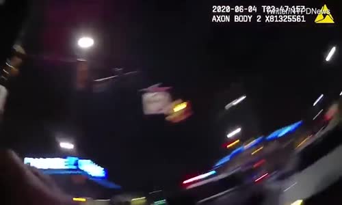 Newyork Polis memuru boynundan bıçaklandı.