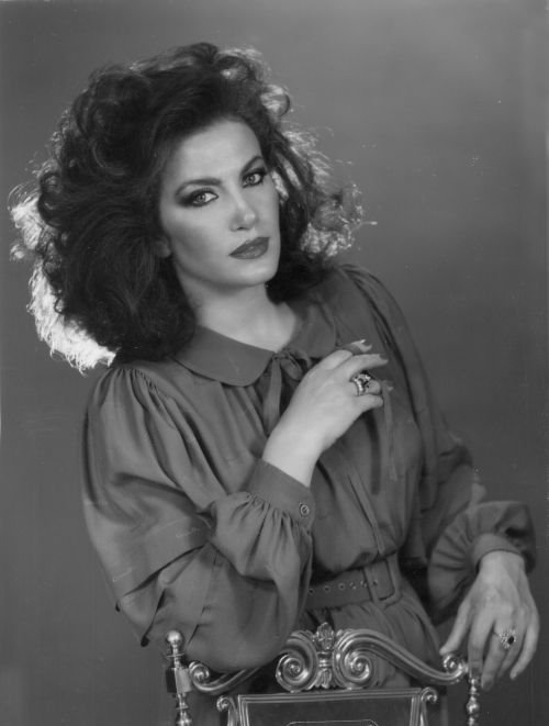 Yüksel Özkasap  Sevemedim Kara Gözlüm