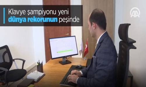 Klavye Şampiyonu Yeni Dünya Rekorunun Peşinde