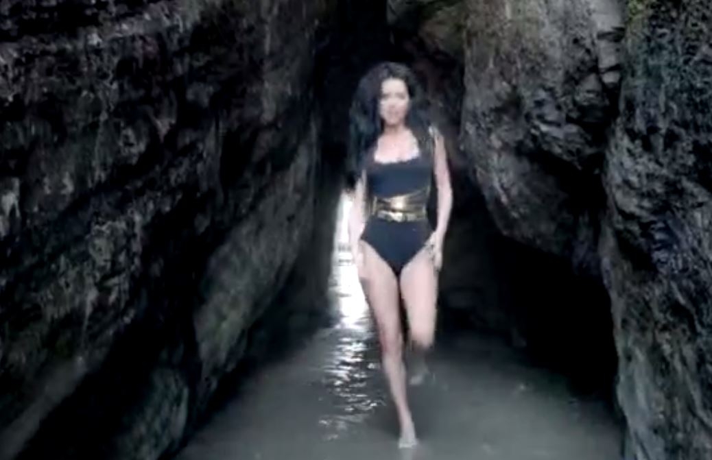 Inna Caliente (Official Video)