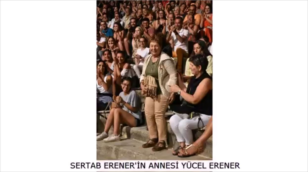 Sertab Erener'in Annesini Görenler O Ayrıntıyı Dikkatlerinden Kaçırmadı