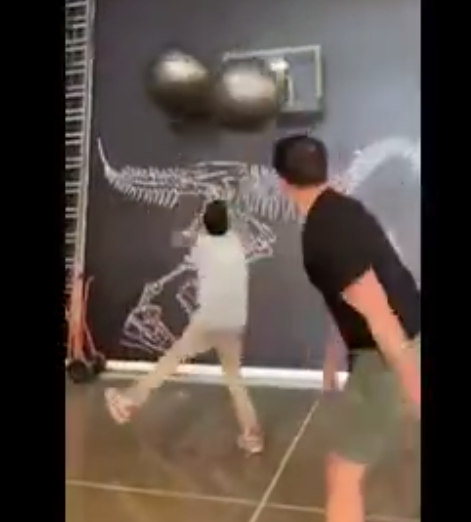 Plates Topuyla Ofisi Yerle Bir Etmek