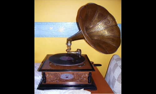 Hamiyet Yüceses Ben Küskünüm Feleğe 