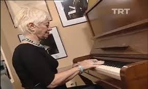 Esin Afşar Şimdi Ne Yapıyor  izle