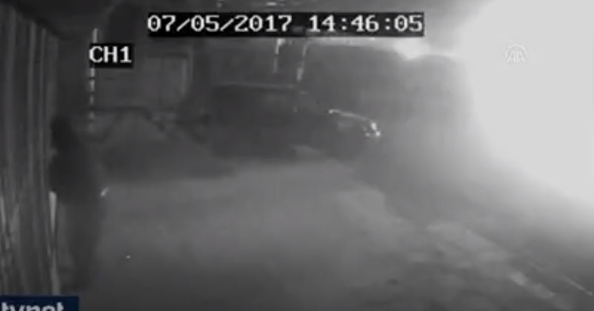 Ankara'da Otomobil Hırsızları Güvenlik Kamerasına Yakalandı