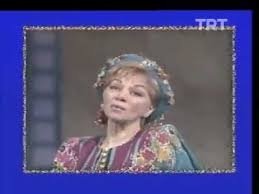 Esin Afşar-Şöyle Garip Bencileyin izle