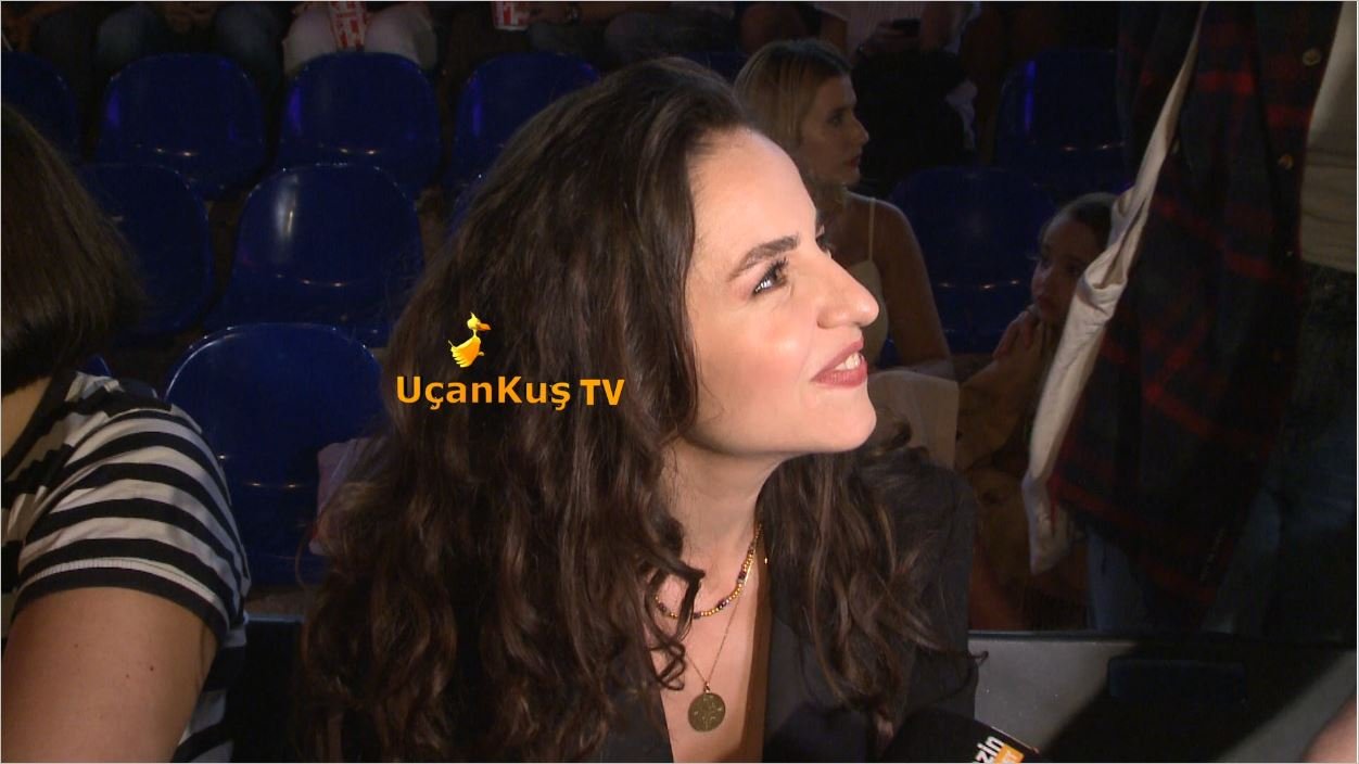 Bihter Özdemir Arkadaşını İzlemeye Geldi