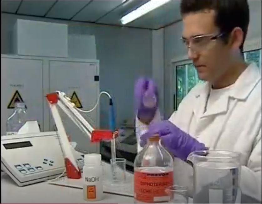 Kimyasal Sıçramalarda İlk Yardım Uygulaması