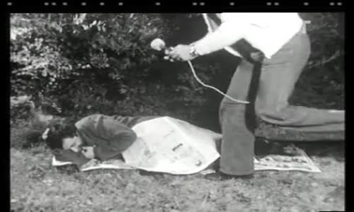 Müjdat Gezen'in Evsiz Adam Skeci izle - TRT Arşiv