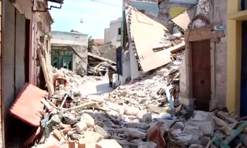 Yunanistan Depremin Yaralarını Sarmaya Çalışıyor 