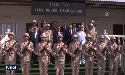 Milli Savunma Bakanı Canikli'den Katar'daki Türk Birliğine Ziyaret