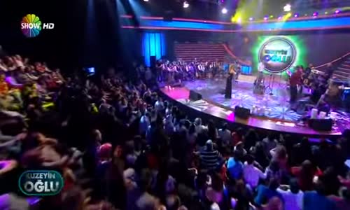 Niran Ünsal Arap Saçı