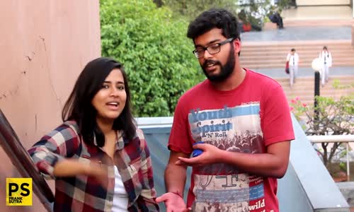 Toplum İçinde Osuran Kız Şakası