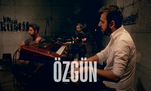 Özgün - Şimdi Burada Olsan (Akustik)